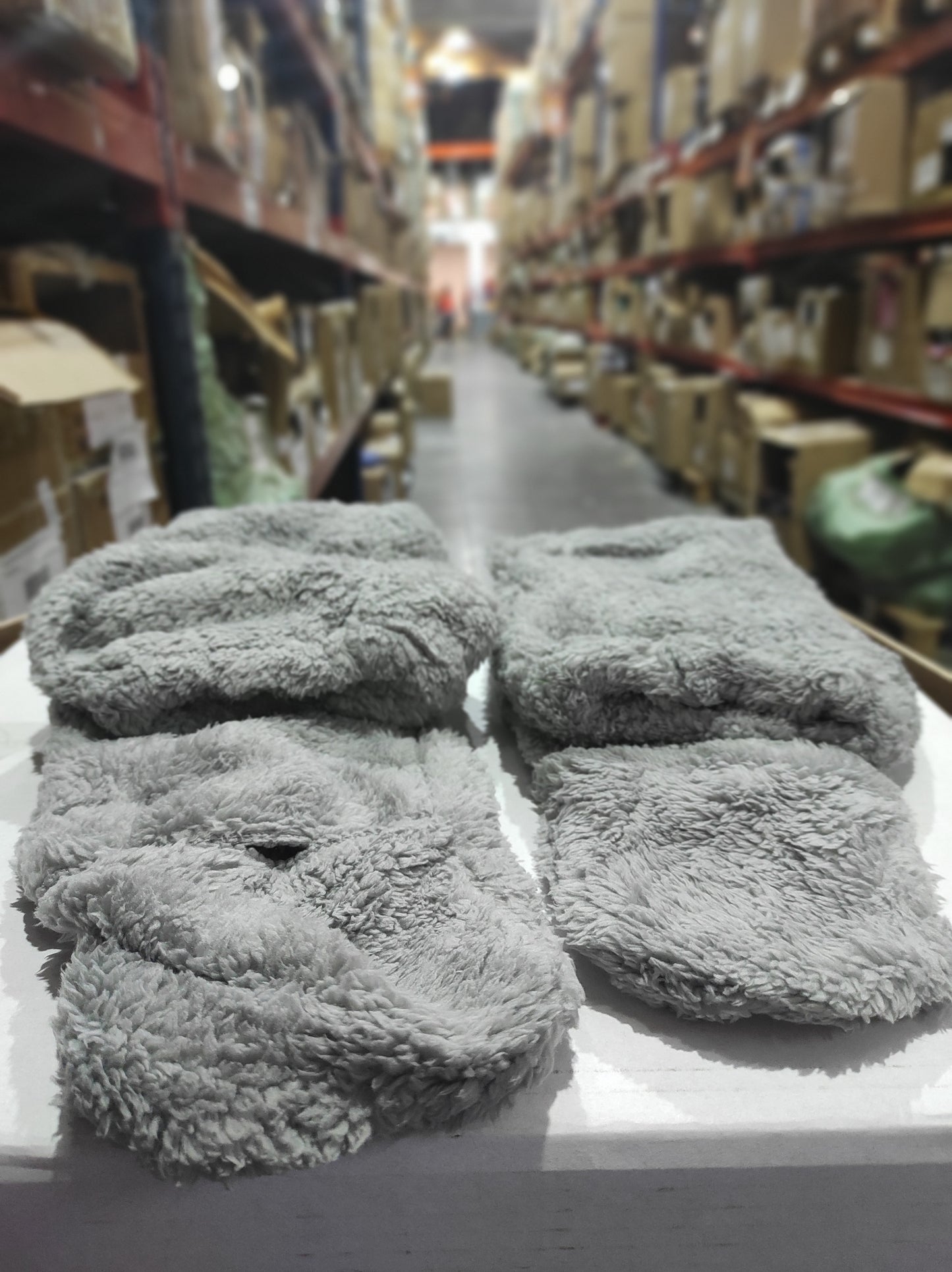 Calcetines de peluche hasta la rodilla para mujer - additional image 2